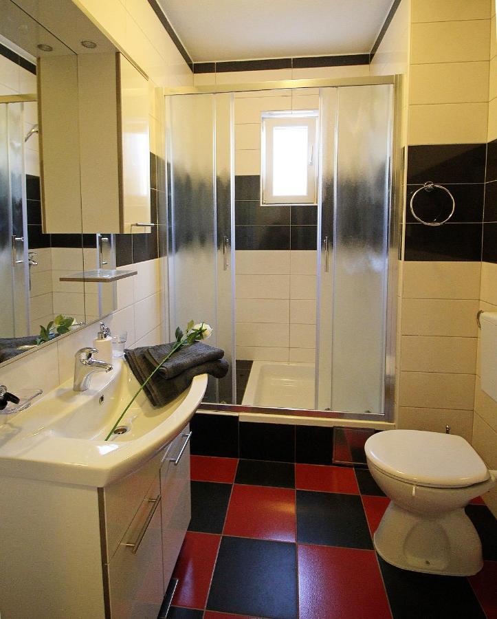 Apartmani Bozena Makarska Eksteriør billede
